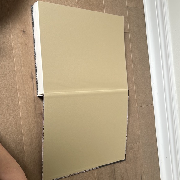 Christian Dior Large Coffee table book. - Picture 7 of 11